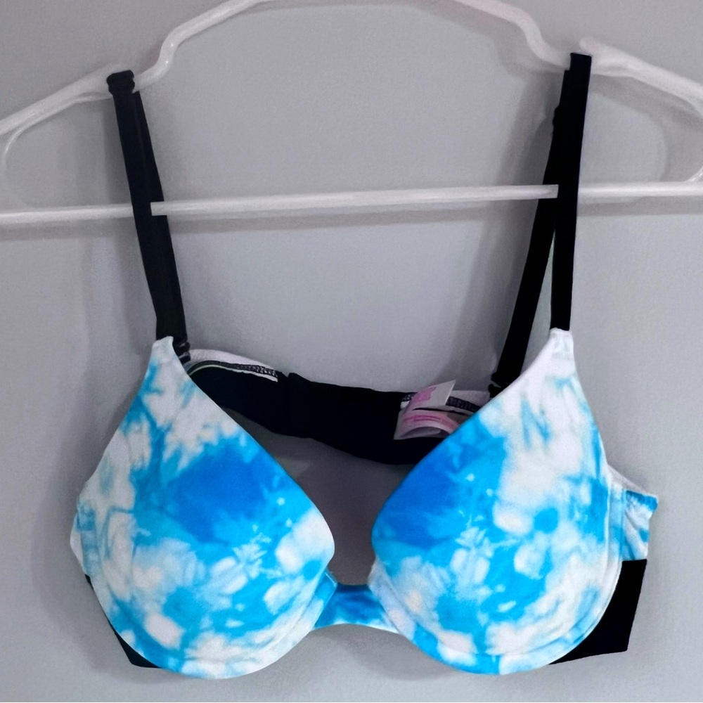 Victoria’s Secret PINK Light Blue White Lightly Lined Full Coverage Demi Bra 32B